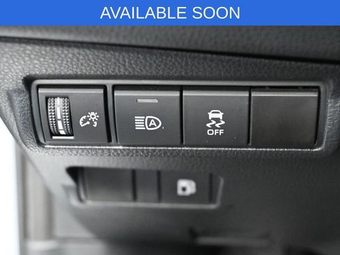 Used 2024 Toyota Corolla Cross SE image 13