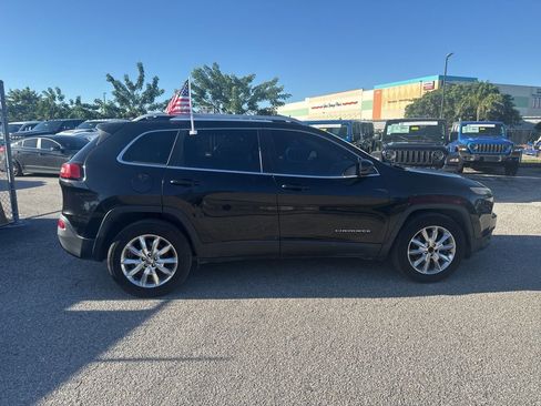 Used 2015 Jeep Cherokee Limited image 18