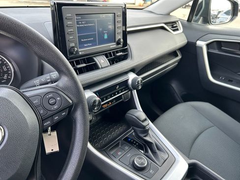 Used 2021 Toyota RAV4 LE AWD/4WD image 21