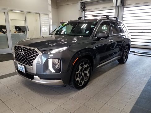 Used 2022 Hyundai Palisade Calligraphy image 2