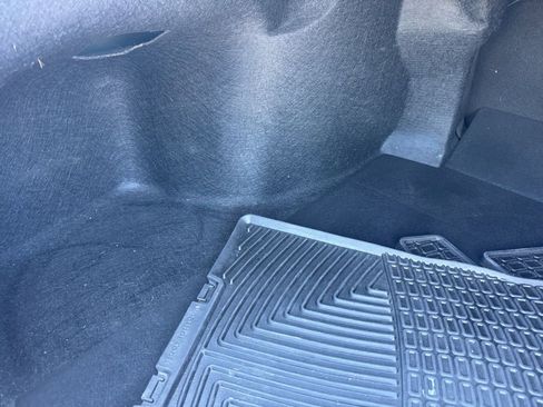 Used 2018 Toyota Camry LE image 36