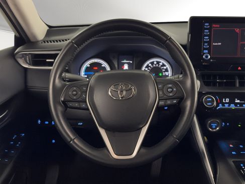 Used 2021 Toyota Venza LE image 20