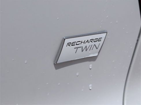 Used 2022 Volvo XC40 P8 Recharge Plus image 13