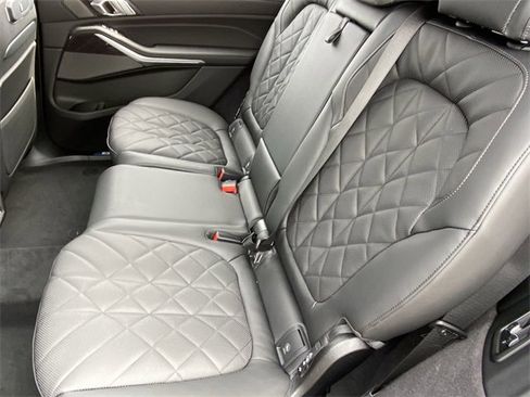 New 2025 BMW X7 xDrive40i w/ M Sport Package image 17