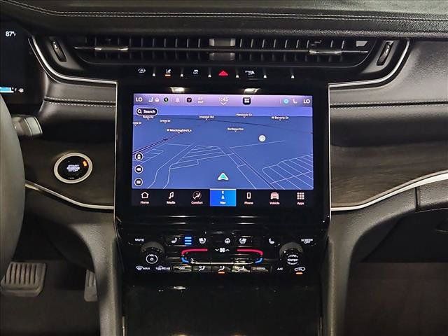 Used 2024 Jeep Grand Cherokee Limited w/ Luxury Tech Group II AWD/4WD image 15