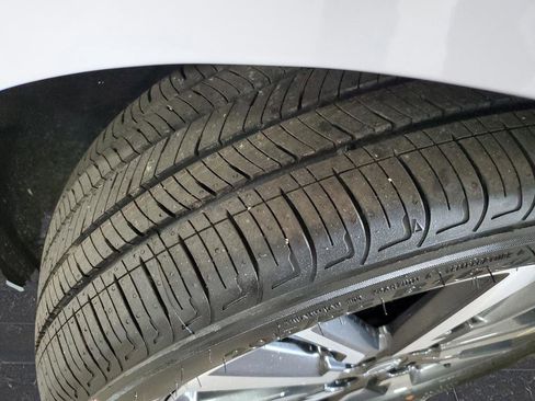 New 2025 Nissan Versa SV w/ Trunk Package image 32