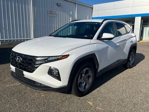 Used 2024 Hyundai Tucson SEL FWD image 2