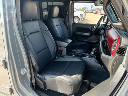 Used 2022 Jeep Wrangler Unlimited Rubicon image 25