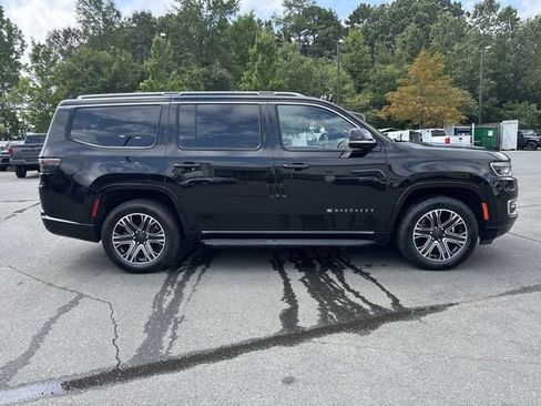 Used 2024 Jeep Wagoneer Series II w/ Flexible Seating Group AWD/4WD image 14