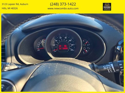 Used 2017 Kia Soul + image 14