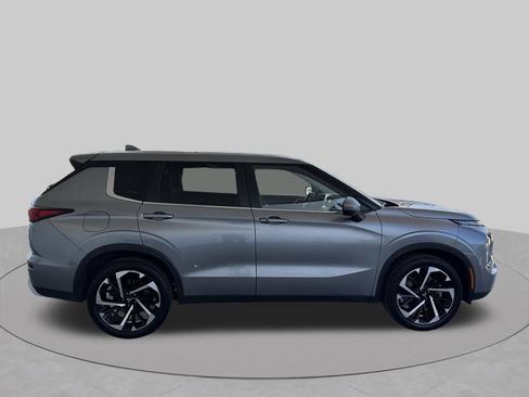 Used 2024 Mitsubishi Outlander SE AWD/4WD image 6