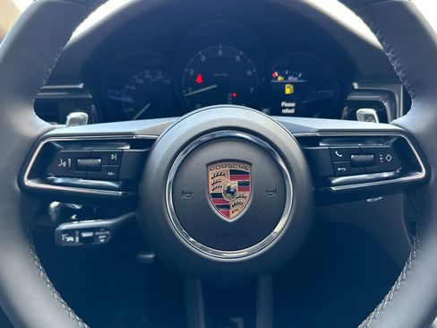 Certified 2025 Porsche Macan image 29