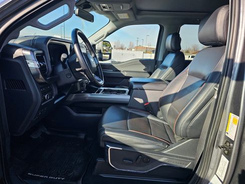 Used 2023 Ford F350 Lariat image 43