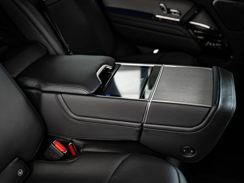 New 2026 Land Rover Range Rover SV image 45