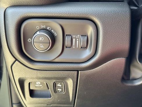 New 2026 RAM 1500 4x4 Crew Cab image 28