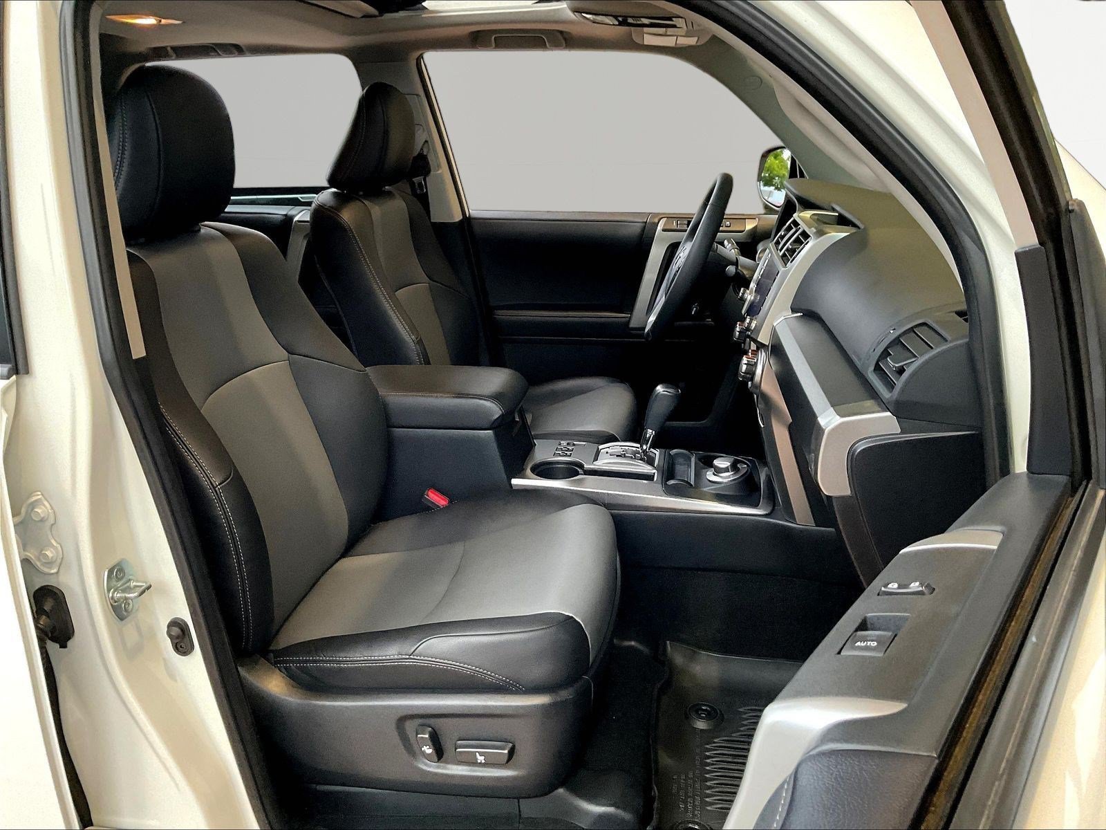 Used 2022 Toyota 4Runner SR5 Premium w/ Moonroof Package AWD/4WD image 29