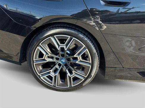 Certified 2025 BMW i5 xDrive40 w/ M Sport Package image 6