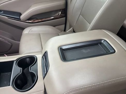Used 2018 GMC Yukon SLT w/ Premium Edition AWD/4WD image 19