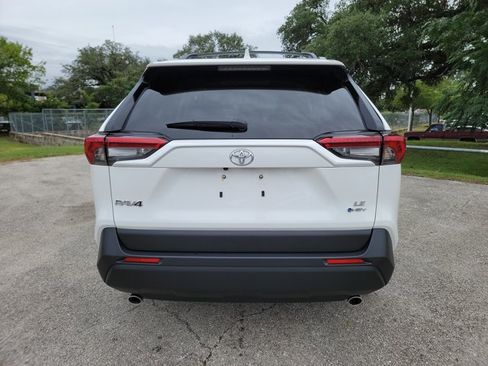 Used 2025 Toyota RAV4 LE AWD/4WD image 6