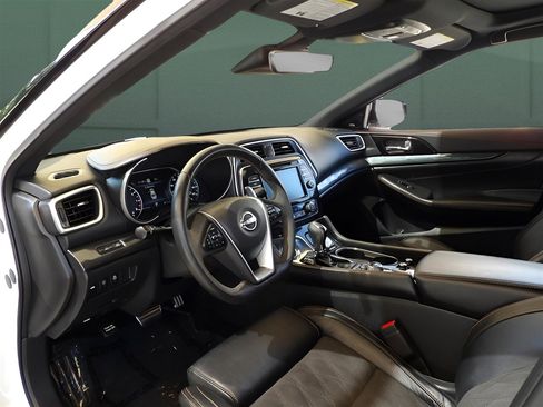 Used 2023 Nissan Maxima SR w/ Sport Mat Group image 15