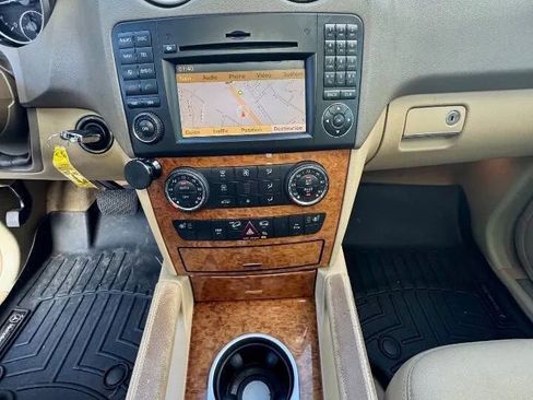 Used 2009 Mercedes-Benz ML 320 ML 320 BlueTEC AWD 4MATIC 4dr image 12