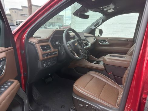 Used 2024 Chevrolet Suburban High Country w/ Max Trailering Package AWD/4WD image 5