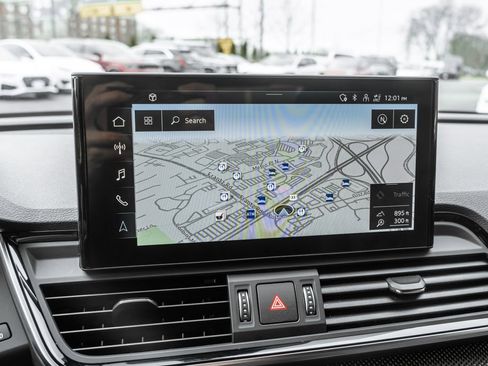 Used 2023 Audi SQ5 Prestige w/ Prestige Package image 9