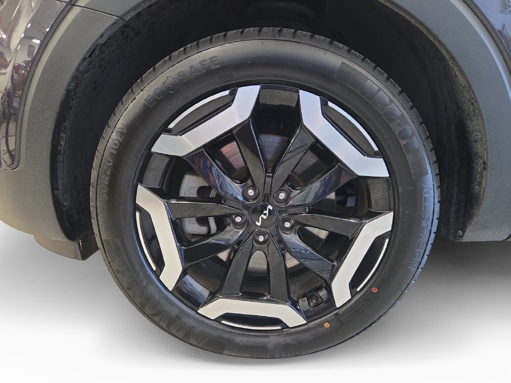 Used 2025 Kia Telluride S FWD image 30