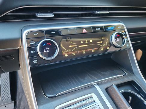 Used 2021 Genesis GV80 2.5T w/ Prestige Package 04 AWD/4WD image 23