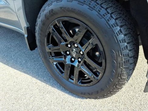 Used 2025 Chevrolet Silverado 1500 RST AWD/4WD image 4