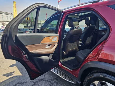 Used 2021 Mercedes-Benz GLE 350 4MATIC w/ Premium Package image 10