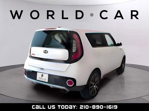 Used 2019 Kia Soul ! FWD image 7