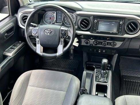 Used 2018 Toyota Tacoma SR5 AWD/4WD image 49