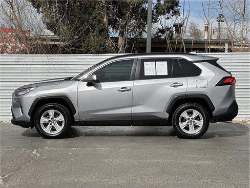 Used 2020 Toyota RAV4 XLE image 13