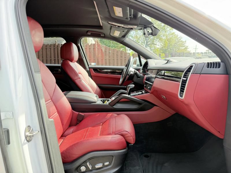 Used 2019 Porsche Cayenne S AWD/4WD image 31
