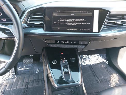 Used 2022 Audi Q4 e-tron Premium Plus AWD/4WD image 21