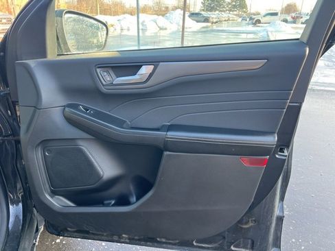 Used 2023 Ford Escape SE image 10
