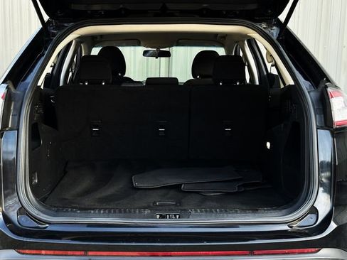 Used 2018 Ford Edge SE image 26