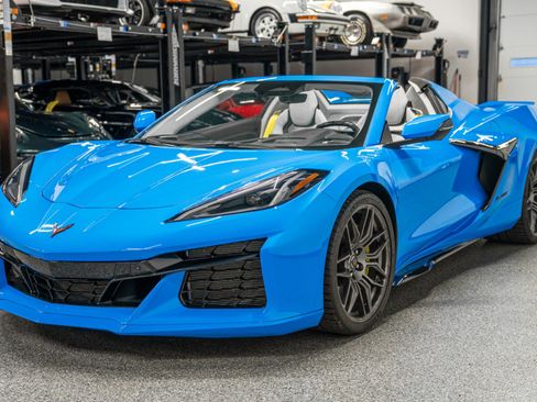 Used 2024 Chevrolet Corvette Z06 w/ Battery Protection Package image 5