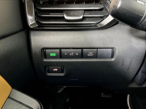 Used 2024 Nissan Sentra SV w/ SV Premium Package FWD image 15
