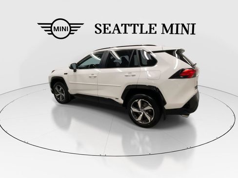 Used 2023 Toyota RAV4 SE w/ Weather & Moonroof Package AWD/4WD image 8