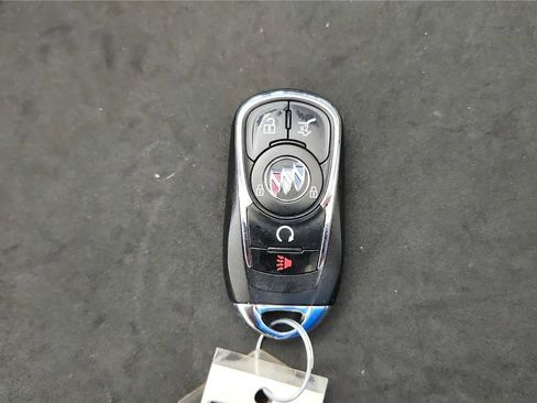 Used 2023 Buick Enclave Essence image 18