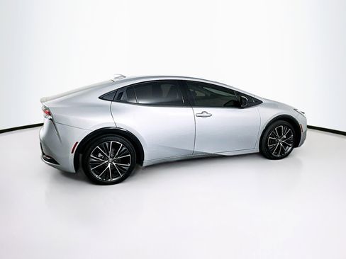 Used 2024 Toyota Prius XLE image 10