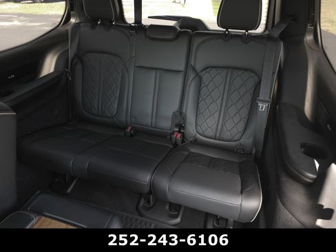 Used 2023 Jeep Grand Wagoneer Series III AWD/4WD image 22
