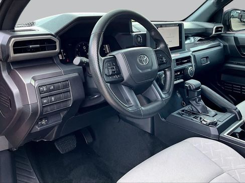 Used 2026 Toyota Tacoma SR5 AWD/4WD image 17
