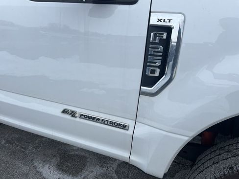 Used 2019 Ford F250 XLT w/ Snow Plow Prep Package image 5