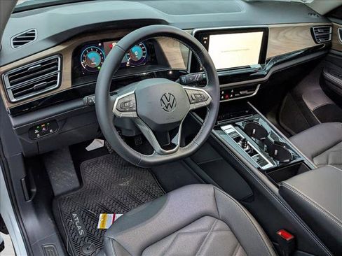 New 2026 Volkswagen Atlas SE AWD/4WD image 3