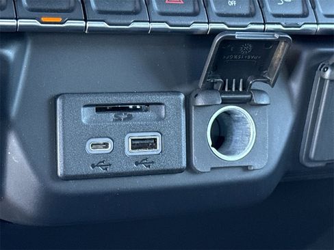 Used 2019 Chevrolet Silverado 1500 LT w/ All-Star Edition image 35