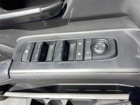 Certified 2025 Toyota Tacoma SR5 image 27