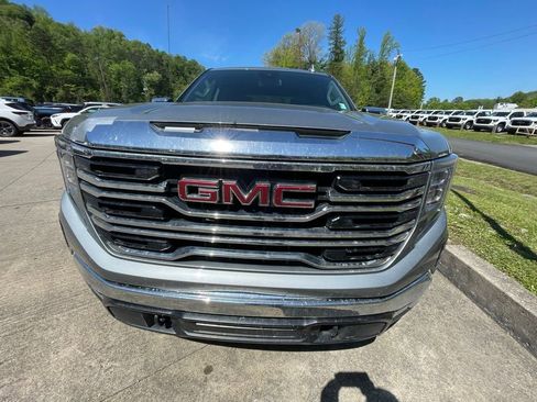 Used 2023 GMC Sierra 1500 SLT w/ SLT Premium Package image 2